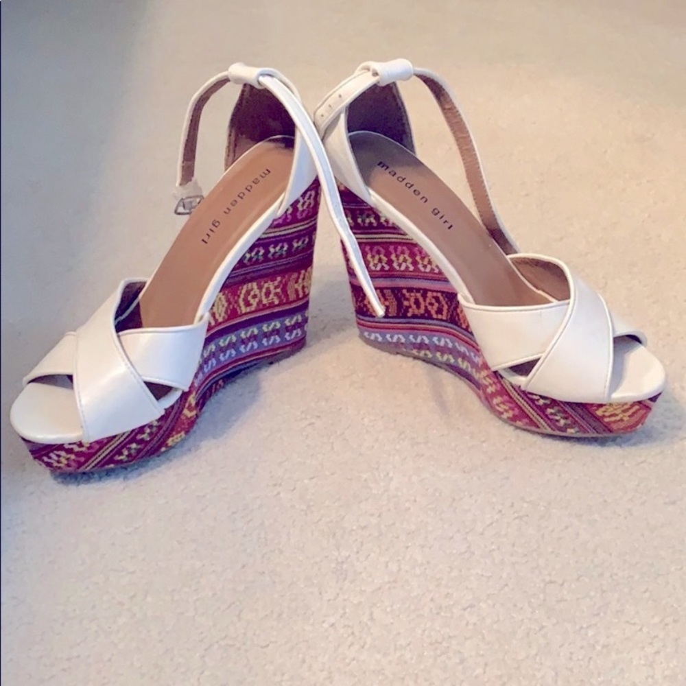 Madden Girl Wedge - White w/ Aztec Print!